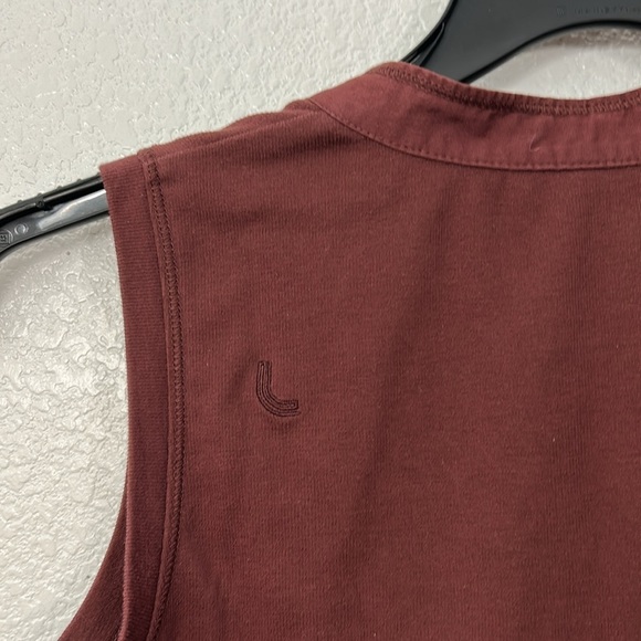 Lole Sleeveless Split Neck Top Terracotta Rust - Picture 7 of 7